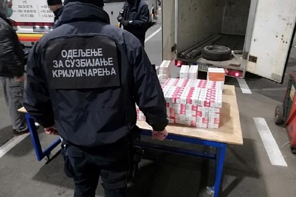 RAZBIJEN ŠVERC NA BATROVCIMA: Carinici zaplenili 42.000 komada, kako je sve stalo!? (FOTO)