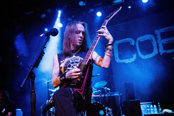 UMRO JEDAN OD NAJBOLJIH GITARISTA NA SVETU! Imao je samo 41 godinu!