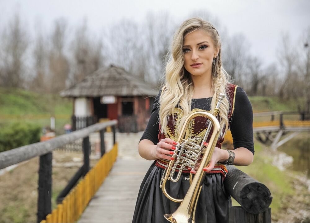 Zabava, Estrada, Danijela Veselinović