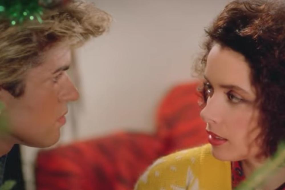 REKORD OBELEŽIO POČETAK 2021: Božićna pesma je na vrhu liste - pogledajte samo iz koje je godine (VIDEO)