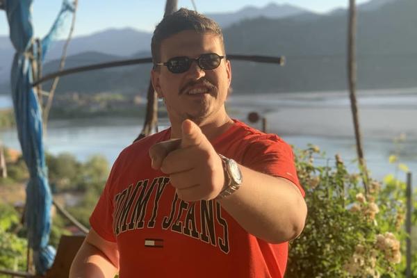 GDE JE BIO DOSAD? Muzičko otkrovenje Zvezda Granda za Espreso: Bio me je strah, ne volim tenziju i takmičarski duh!