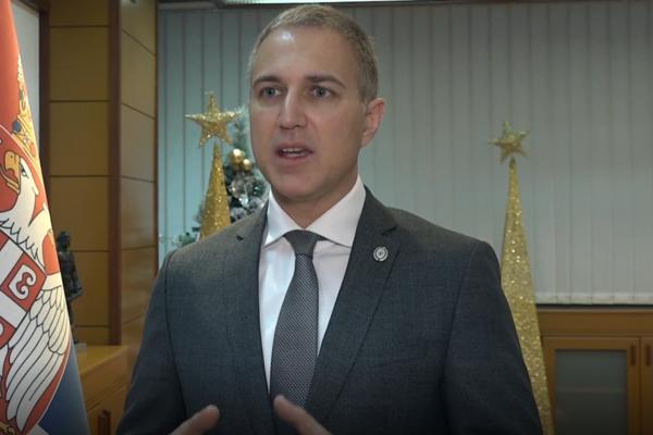 MINISTAR STEFANOVIĆ O REDOVNOM SLUŽENJU VOJNOG ROKA: Vojska je garant stabilnosti i sigurnosti naše zemlje!