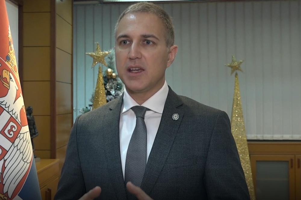 MINISTAR STEFANOVIĆ O REDOVNOM SLUŽENJU VOJNOG ROKA: Vojska je garant stabilnosti i sigurnosti naše zemlje!