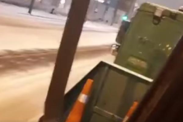 PAUK POKUPIO VOZILO SA SVE VOZAČEM KOJI JE SPAVAO UNUTRA: Kad se ovaj Rus probudio, desilo se ovo (VIDEO)