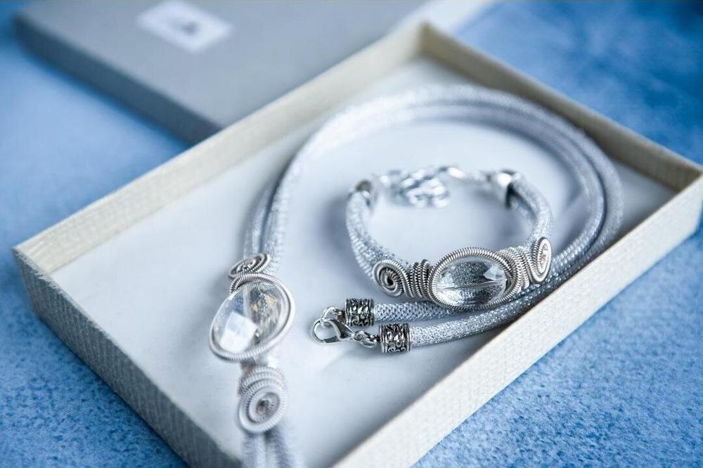 AKSESOARI ZA SVAKU MODERNU I ELEGANTNU DAMU: Dajte svojoj odeći i stilu lični pečat!