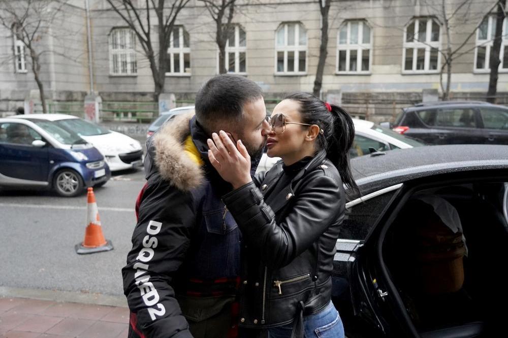 MUŽ JOJ LUPIO 2 ŠAMARA!? TAMARA ĐURIĆ IZAŠLA IZ POLICIJE: MUP proverava da li je bilo NASILJA u porodici! (FOTO)