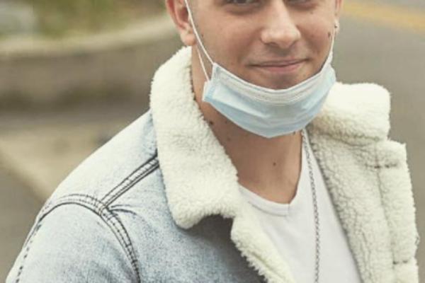 POZNATI SRPSKI PEVAČ OTKRIO KO JE NA ESTRADI NEKULTURAN I NEVASPITAN! A onda pomenuo i svoj EKSPLICITAN SNIMAK!