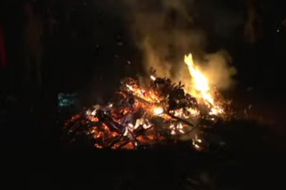 NIKAKO, ALI NIKAKO NE BACAJTE OSTATKE ZAPALJENOG BADNJAKA: Pazite samo ovo! Ostaćete bez teksta!