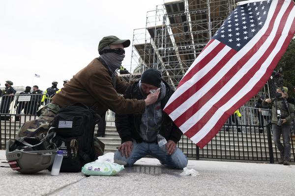 MISTERIOZNI SRBIN IMAO KLJUČNU ULOGU U NAPADU NA KAPITOL 6. JANUARA? Zavetnici organizovali napad, tvrde SAD mediji