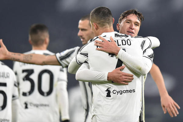 KIJEZA POKAZAO MILANU DA IPAK NIJE NEPOBEDIV: Juventus naneo prvi poraz Rosonerima i vratio se u trku za Skudeto!