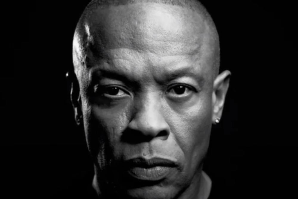 JEZIVO I NEMILOSRDNO! Reper HOSPITALOZOVAN zbog krvarenja u MOZGU, a sada mu LOPOVI OPLJAČKALI KUĆU!