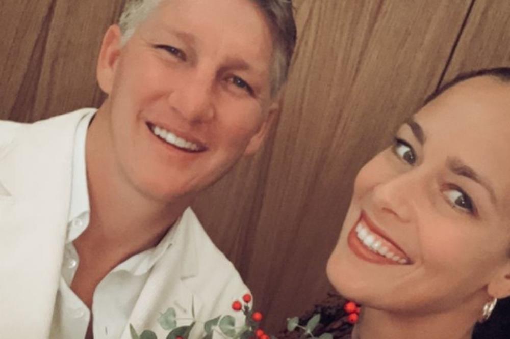 ANA IVANOVIĆ JEDNAKO ELEGANCIJA: Srpkinja u stilu proslavila rođendan - "Blagoslovena sam!" (FOTO)