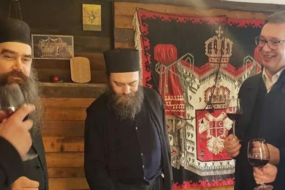PREDSEDNIK ZAVRŠAVA POSETU HILANDARU: Oproštaj i velika zahvalnost ocu Metodiju (FOTO)