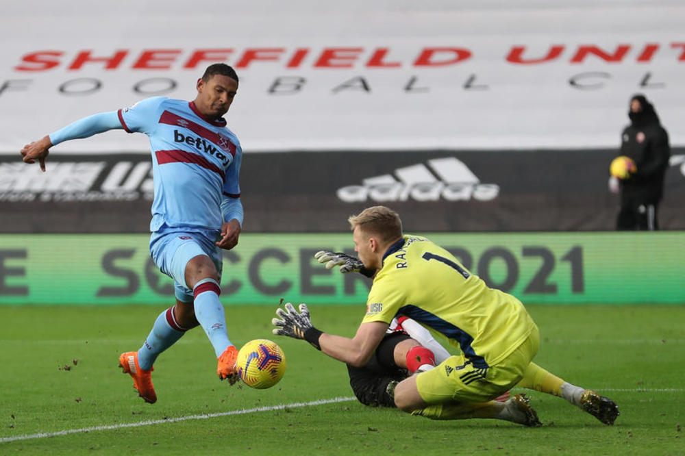 S JOVIĆEM JE ČINIO NEZAUSTAVLJIV TANDEM, A SAD SE UDRUŽUJE S TADIĆEM: Ajaks ruši rekord zbog Vest Hemovog promašaja