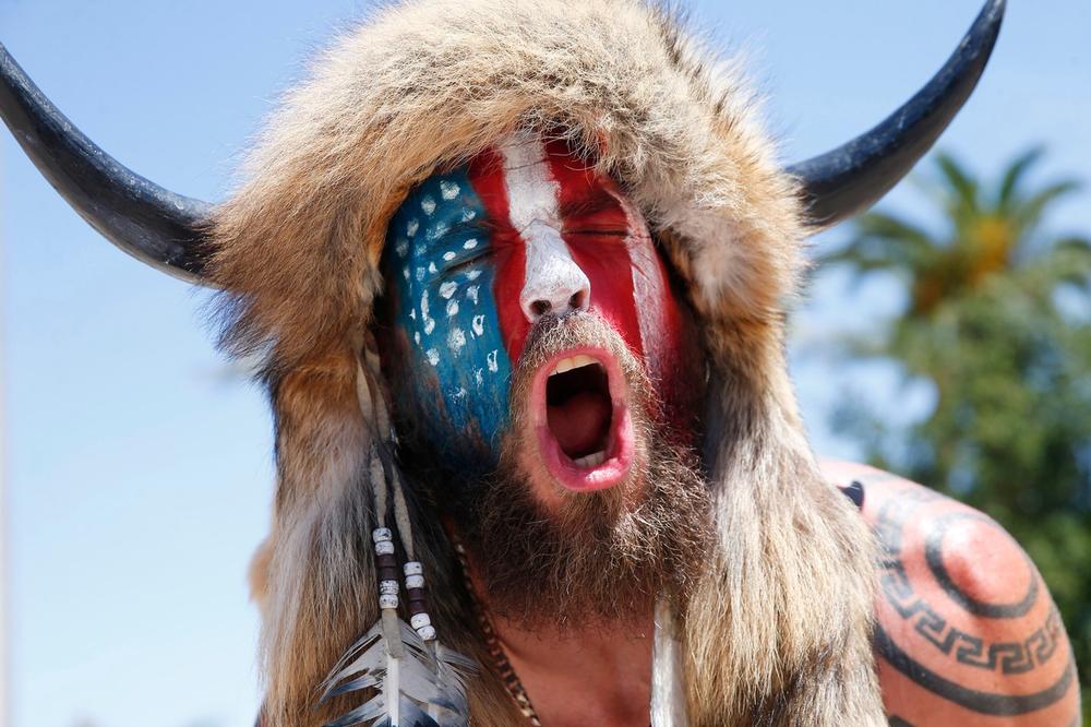 OVAJ LUDAK JE JUČE POSTAO NAJPOZNATIJI ČOVEK NA SVETU: Istina o njemu je još šokantnija od njegovog imidža (FOTO)