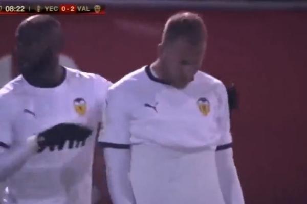 RAAAČIIIĆ! PROJEKTIL ZEMLJA - ZEMLJA! Golman nije ni video kuda je prošla lopta posle topovskog šuta Srbina!