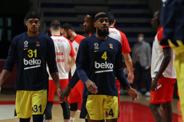 DA LI JE OVO ŠANSA ZA ZVEZDU: Fenerbahče otpustio pola tima, ima ZANIMLJIVIH IMENA!