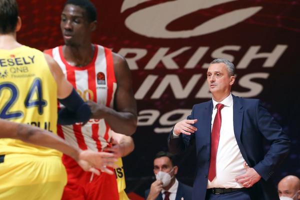 RADONJIĆ ZNA DA S NAVIJAČIMA NA TRIBINAMA FENER NE BI POBEDIO: Zabrinut sam za Voldena!