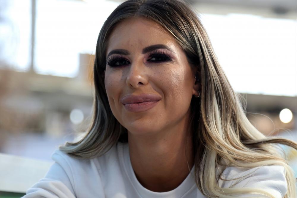 "LAKŠE JE KADA SI TUŽAN SA PARAMA"! Zorana Jovanović NE PRESTAJE SA BIZARNIM IZJAVAMA, ovim je dotakla DNO! (FOTO)