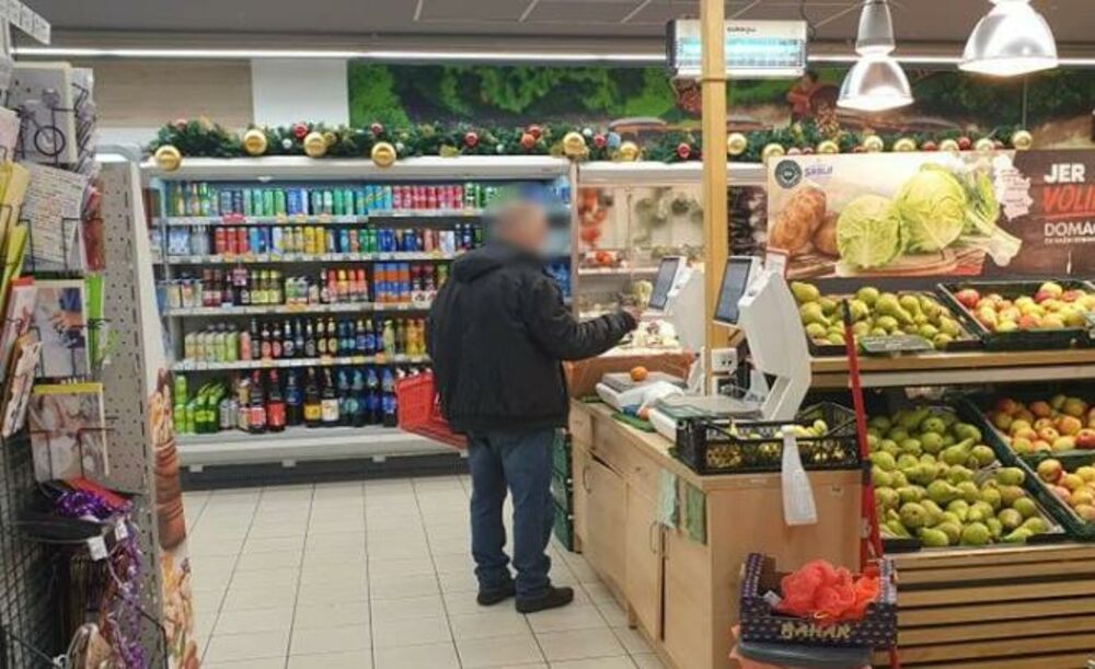 Muškarac, Maska, Beograd