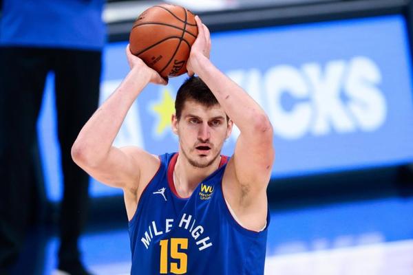 KAKO VAS NIJE SRAMOTA?! Jokić tek 7. kandidat za MVP-ja, a ima najbolje brojke od svih! Dajte malo poštovanja, bre!