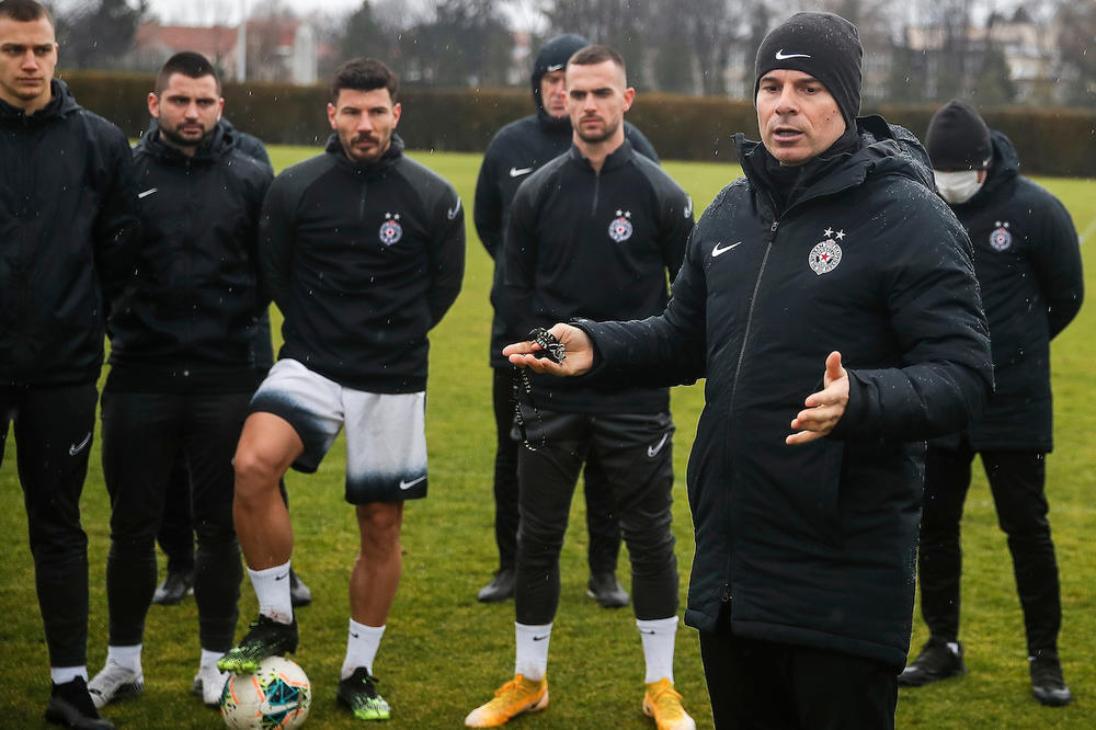 STANOJEVIĆ PRED DUEL SA INĐIJOM: Oprezni smo, oni su izuzetno agresivna ekipa; PARTIZAN je za VAR SISTEM!