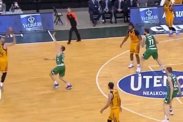 OD SAD GA ZOVITE LOGO JOVIĆ: Srbin skoro s pola terena pogodio trojku kao kap u poslednjoj sekundi! (VIDEO)