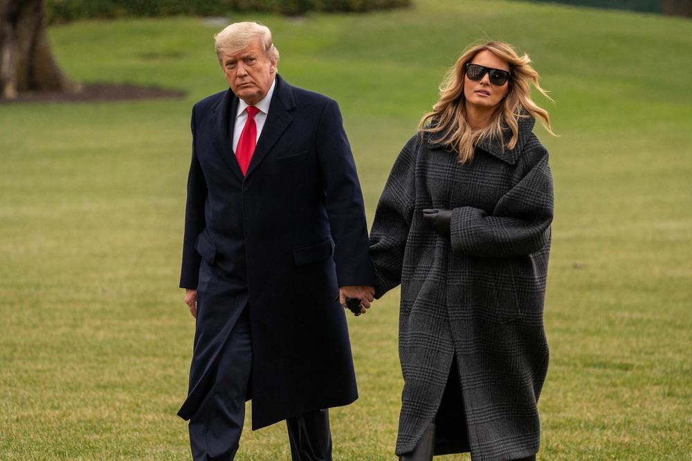 CEO SVET JE ZEVAO U MELANIJIN PRELEPI KAPUT: Ipak, napravila je OGROMNU MODNU GREŠKU! Kakav FEJL! (FOTO)