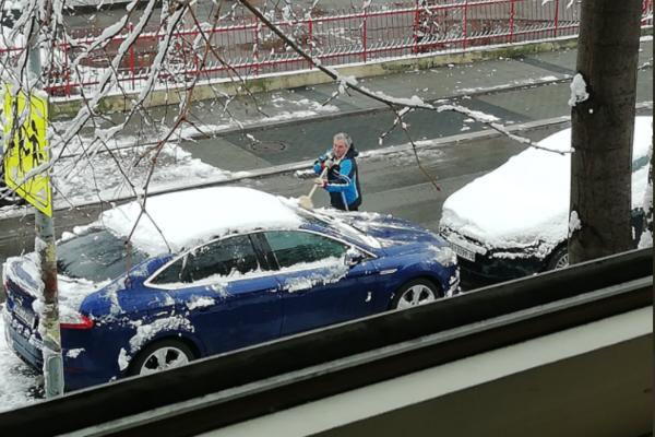 IMA NADE ZA NAS SRBE: Kapa dole, ovaj čovek je dobio titulu NAJBOLJEG KOMŠIJE (FOTO)