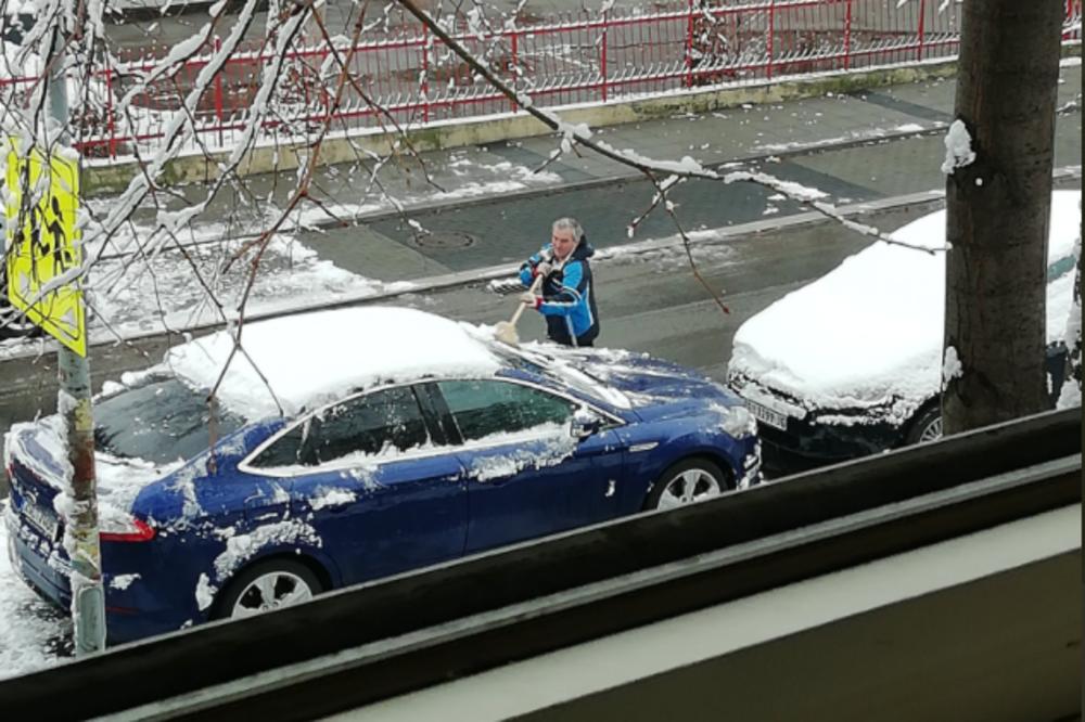 IMA NADE ZA NAS SRBE: Kapa dole, ovaj čovek je dobio titulu NAJBOLJEG KOMŠIJE (FOTO)