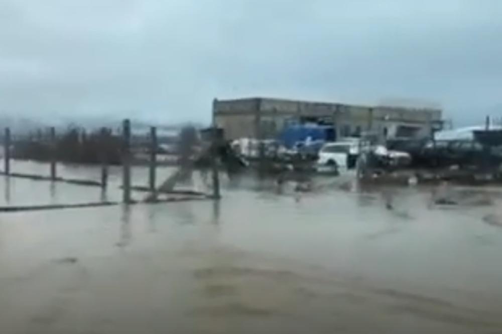 POPLAVE I NA KOSOVU I METOHIJI! Sela su evakuisana, bujica odnela MOST u Kamenici (VIDEO)