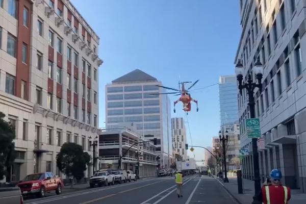 HELIKOPTERSKA NESREĆA NA ULICAMA KALIFORNIJE: Kakav je ovo užas usred grada (VIDEO)