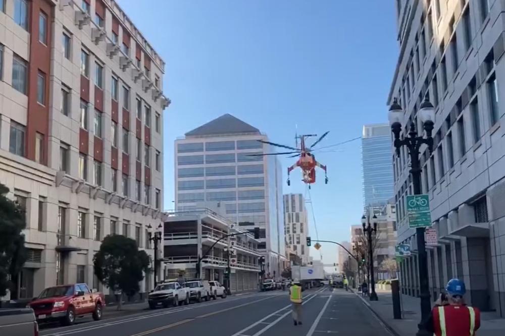 HELIKOPTERSKA NESREĆA NA ULICAMA KALIFORNIJE: Kakav je ovo užas usred grada (VIDEO)