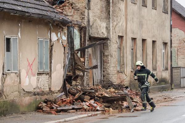 "TUTNJAVA I TRESKA TRAJALI PAR SEKUNDI": Novi zemljotres pogodio područje PETRINJE