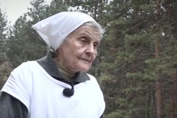 BAKA BUDA IZ NOVOG PAZARA IMA 120 GODINA RADNOG STAŽA: Titu je spremala TELETINU, zvali su je da kuva za UN (FOTO)
