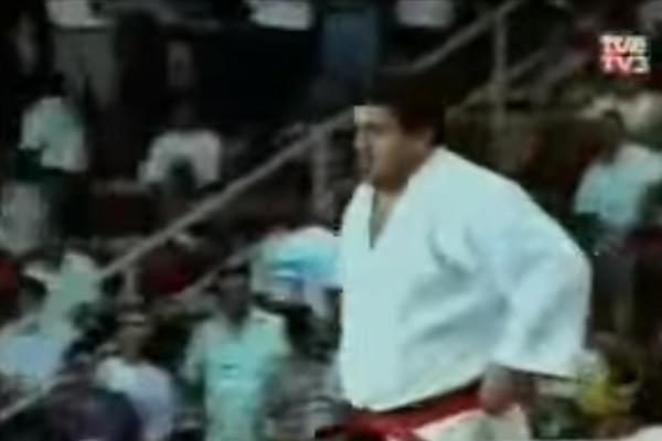 OSVAJAČ ZLATNE OLIMPIJSKE MEDALJE PREMINUO U 50. GODINI! Uzrok iznenadne smrti džudo legende nepoznat!
