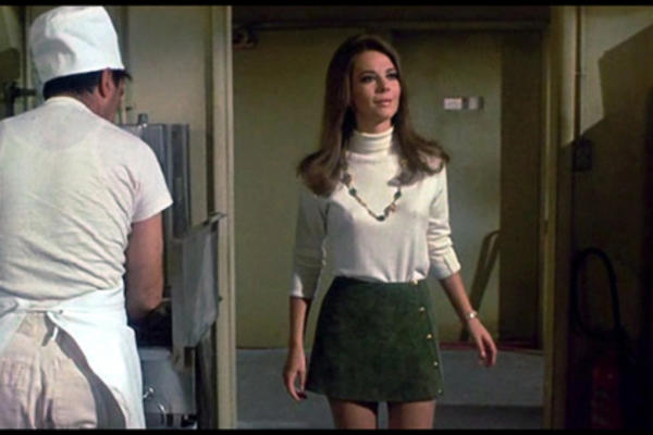 MISTERIJA: Prelepa glumica BAČENA sa BRODA - njeno TELO pronađeno UJUTRU na OBALI