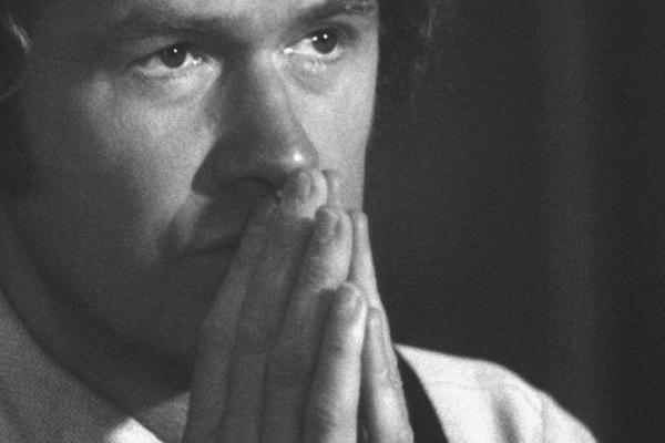 ĆERKA POZNATOG GLUMCA POTVRDILA NJEGOVU SMRT! Neutešnom i potresnom PORUKOM NAJEŽILA SVET! (FOTO)