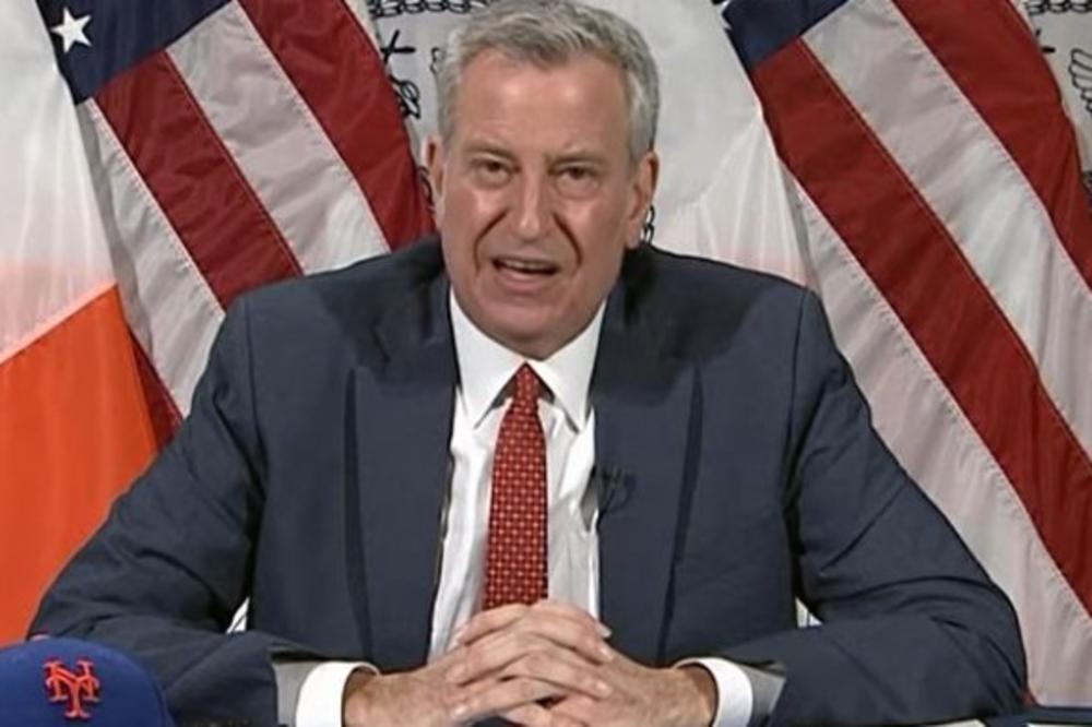 GRADONAČELNIK NJUJORKA UDARIO NA TRAMPA: Želi da poništi sve ugovore sa predsednikovom kompanijom! (VIDEO)