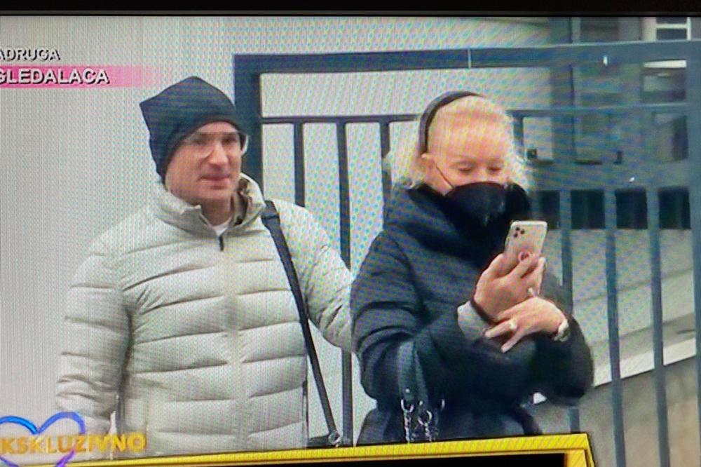 KAO SAV NORMALAN SVET! Brena zadala domaći zadatak kolegama: Iznenadila ljude na pijaci, OVAKO TO RADE ONI PRAVI!