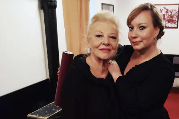 "IMA POTRES MOZGA, POLOMLJENE ZUBE, IZBIJENU VILICU": Teški trenutak glumice i njene ćerke koji je SVE PROMENIO!