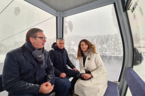 PREDSEDNIK VUČIĆ SE PROVOZAO NAJDUŽOM GONDOLOM NA SVETU: Slike sa Zlatibora objavljene su na Instagramu! (FOTO)