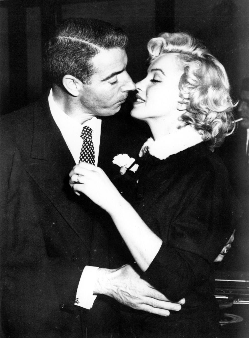 marilyn monroe, joe dimaggo
