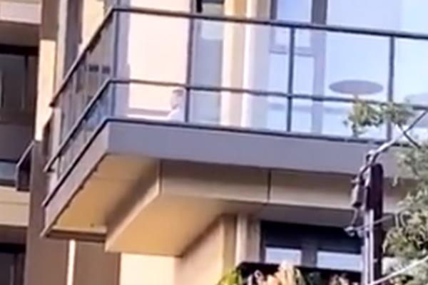 AUSTRALIJANCI ŠPIJUNIRAJU ĐOKOVIĆA U KARANTINU: Snimili ga šta radi! Nadal počeo da odbrojava dane do kraja!