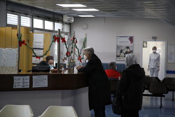 ZAVRŠENA SEDNICA! OVO JE SPISAK ODLUKA KRIZNOG ŠTABA: Karantin se skraćuje na 7 dana, BUSTER DOZA posle 3 meseca