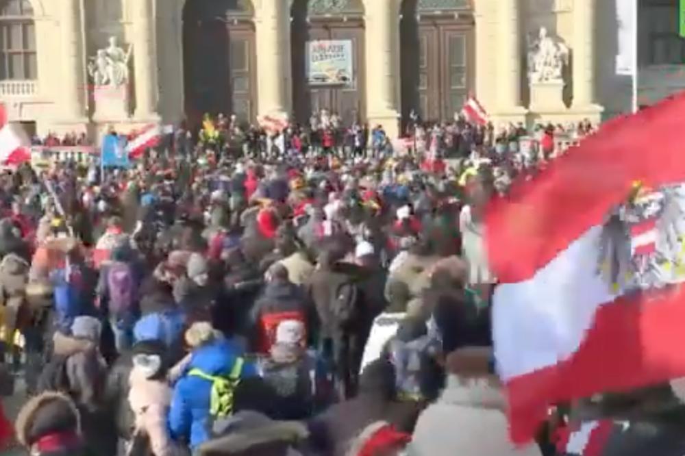 AUSTRIJANCI NA ULICAMA ZBOG MERA: Zahtevaju da Kurc ode! (VIDEO)
