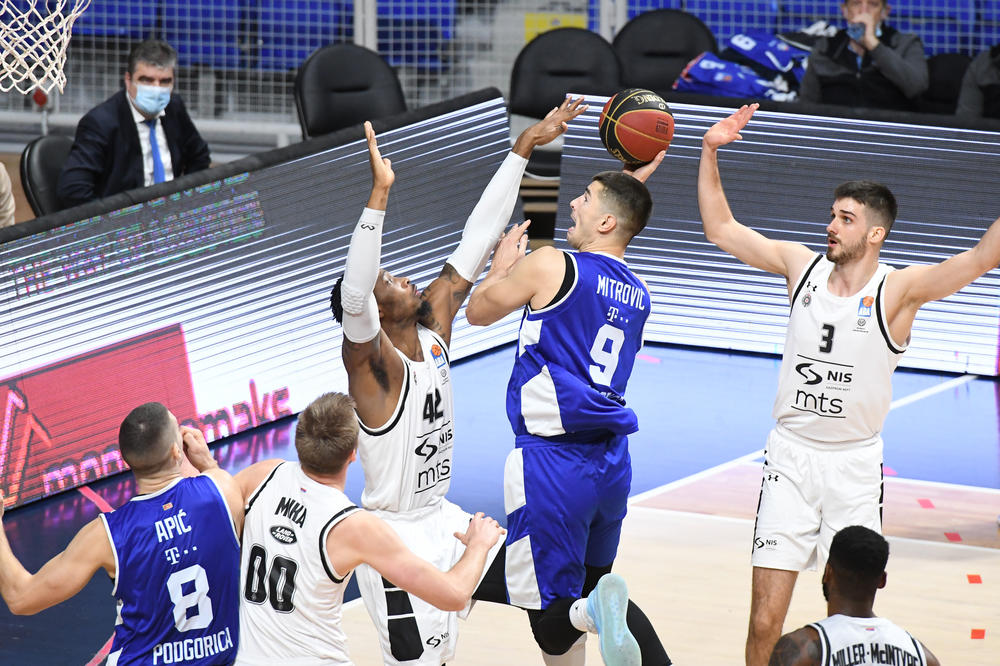 IVANOVIĆ PRESUDIO CRNO-BELIMA U MORAČI: Partizanu ostaje samo teorija za plej-of! Budućnost ih pobedila drugi put!