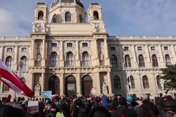 DRAMA U BEČU! Antivakseri ušli u Lekarsku komoru