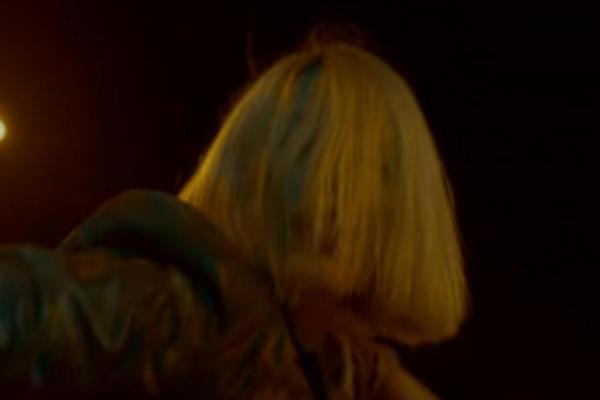 "DETE VRIŠTI OD BOLOVA, JA PADAM U NESVEST"! Sin poznate pevačice HITNO HOSPITALIZOVAN I OPERISAN, veliki bol!