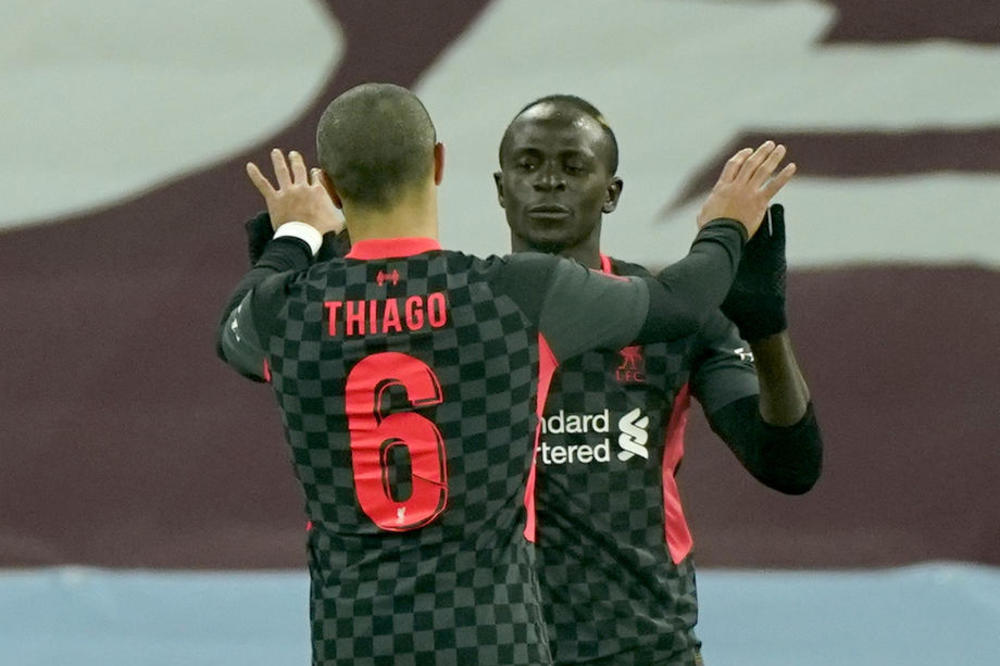 FUDBALER SA NAJVEĆIM SRCEM: Mesečno dajem po 70 evra najugroženijima! Šta će meni 10 ferarija i 2 aviona?!